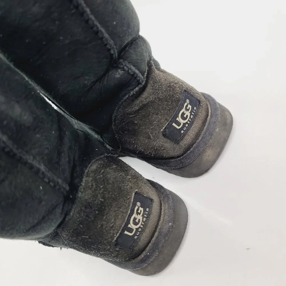 UGG Women's Black Classic Short Sheepskin Mid-Calf Winter Boots Size US 7 - Picture 4 of 7